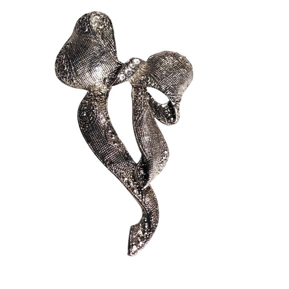 Sparkly marcasite bow pin - Picture 1 of 5